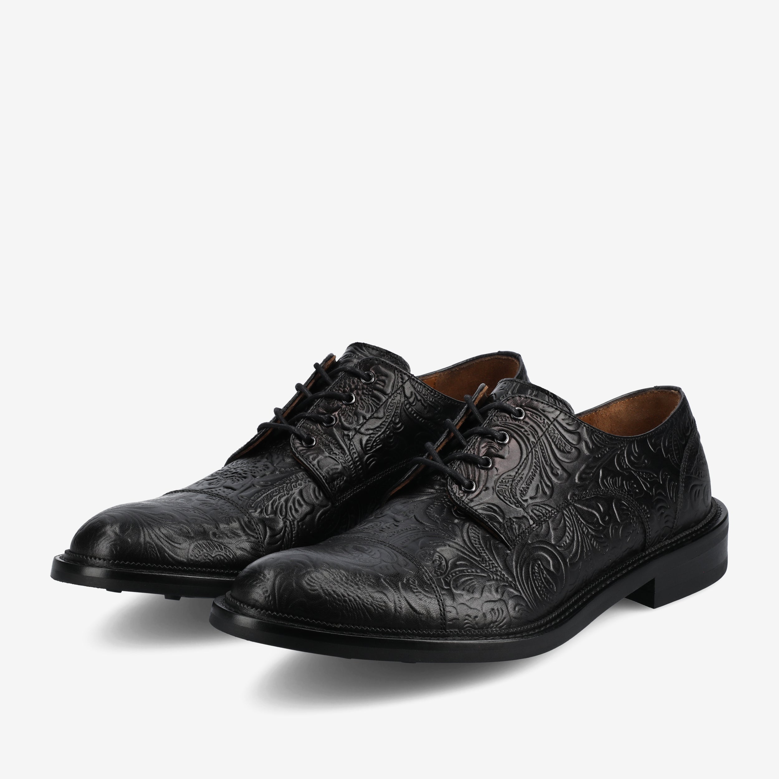 The Rome Shoe in Noir Viejo